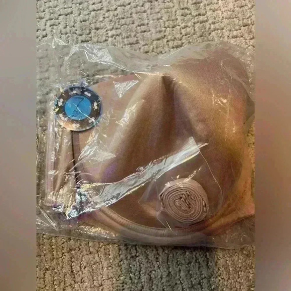 NEW Bali smoothing bra size 42D taupe padded underwire 7 ways to wear no slip - Picture 6 of 7